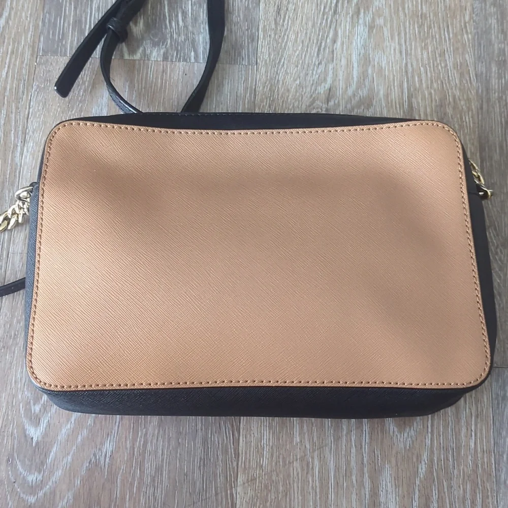 Michael kors crossbody - Picture 7 of 13